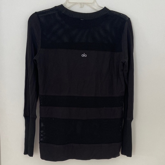 Alo Yoga Plank Long Sleeve Mesh Panel Top in black - Picture 6 of 10